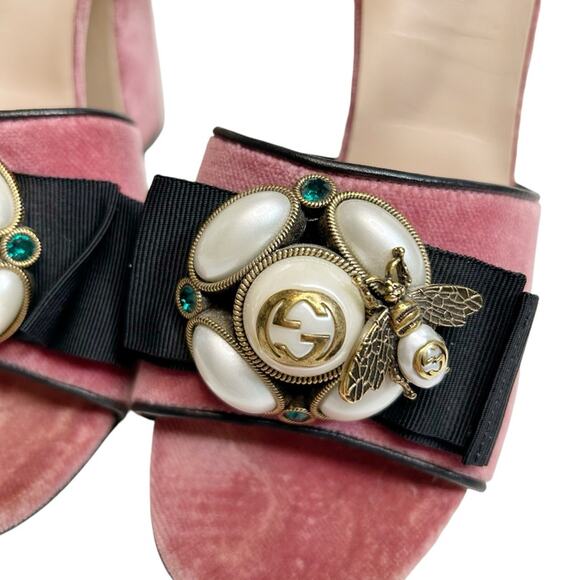 GUCCI Tibet Velvet Pearl Bee GG Embellished Heeled Sandals - Picture 4 of 12